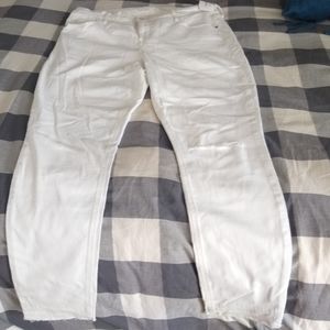 Super cute white Old Navy distressed jeans.